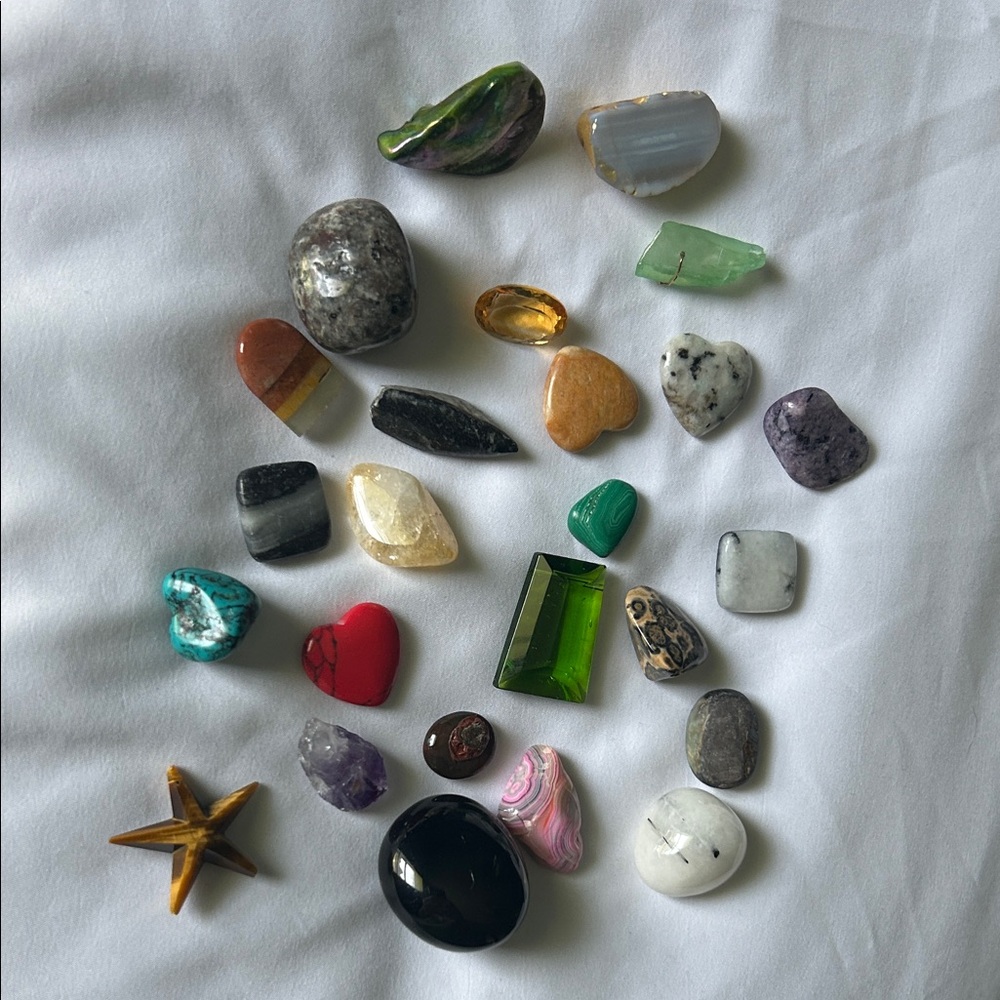 Natural Assorted Stone And Crystals Collection - Picture 15 of 16